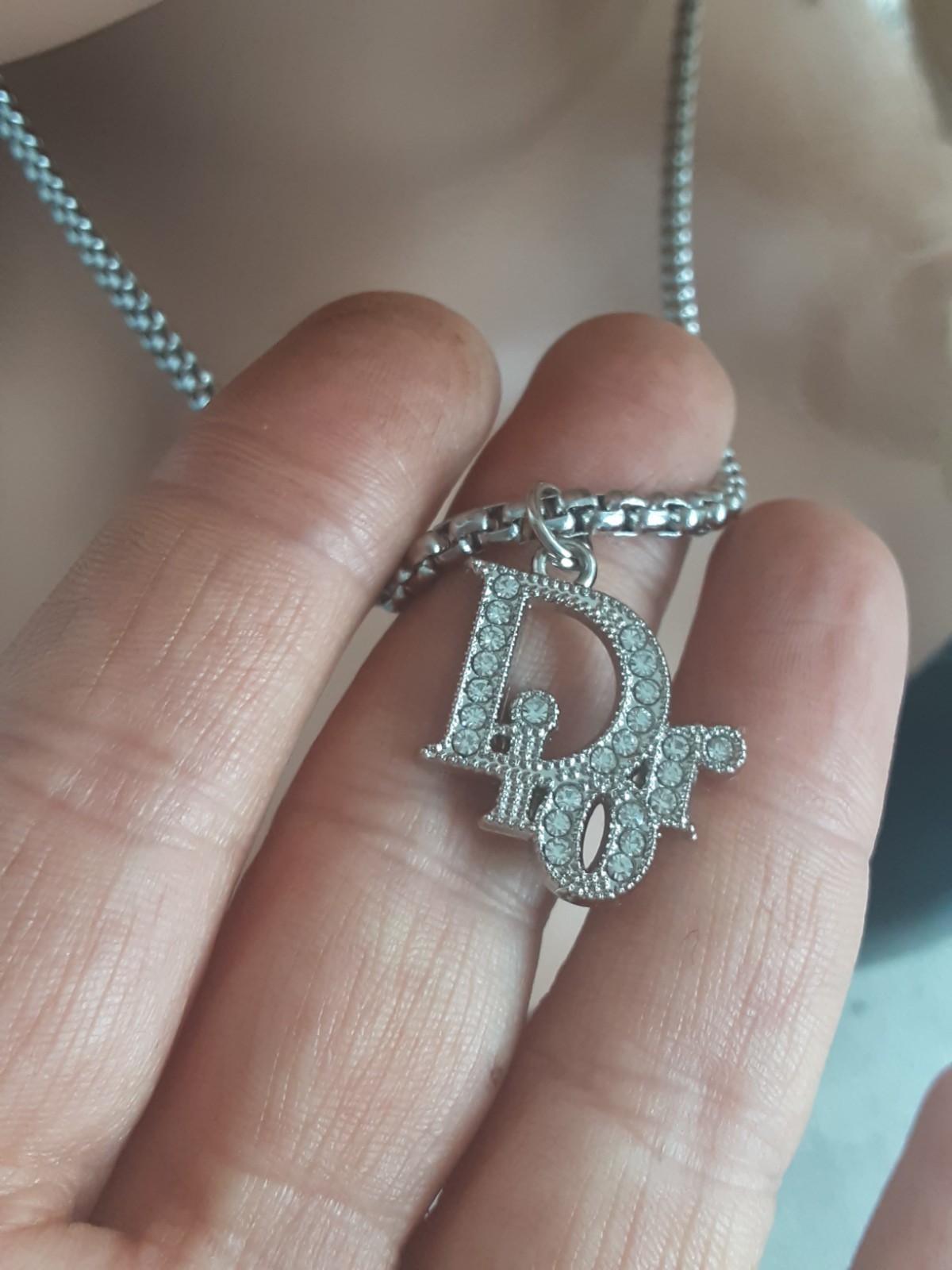 Upcycled necklace with authentic button”¹1
