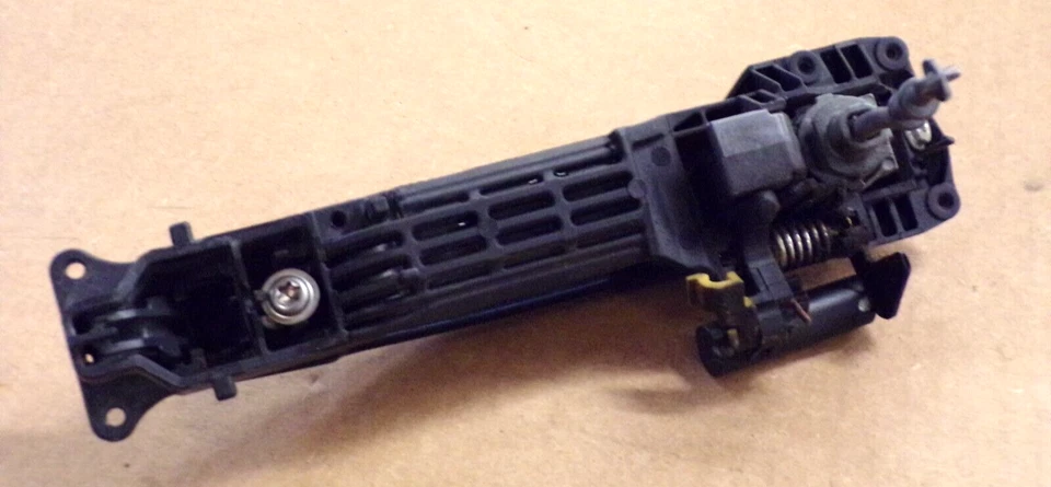 2007 suzuki sx4 дверная ручка (водитель спереди) 2007-2013 - Изображение 3 из 3