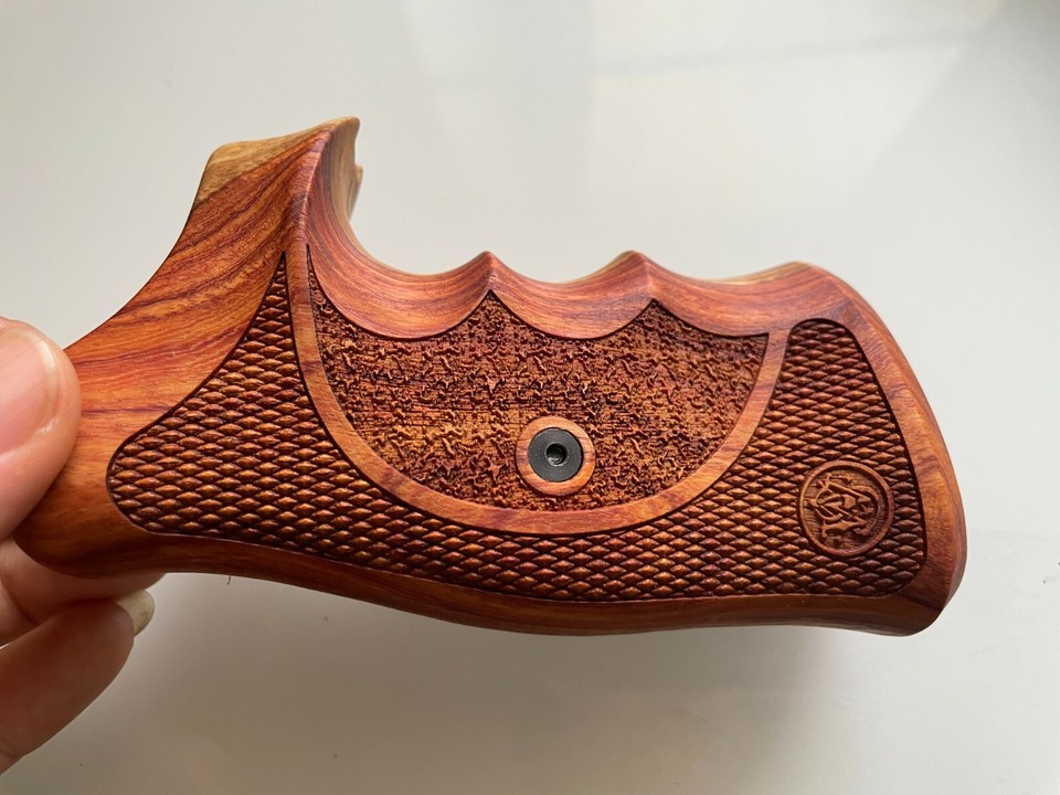New Targer Grips For S&W K/L Frame Round Butt 686 Checkered on wood # ...
