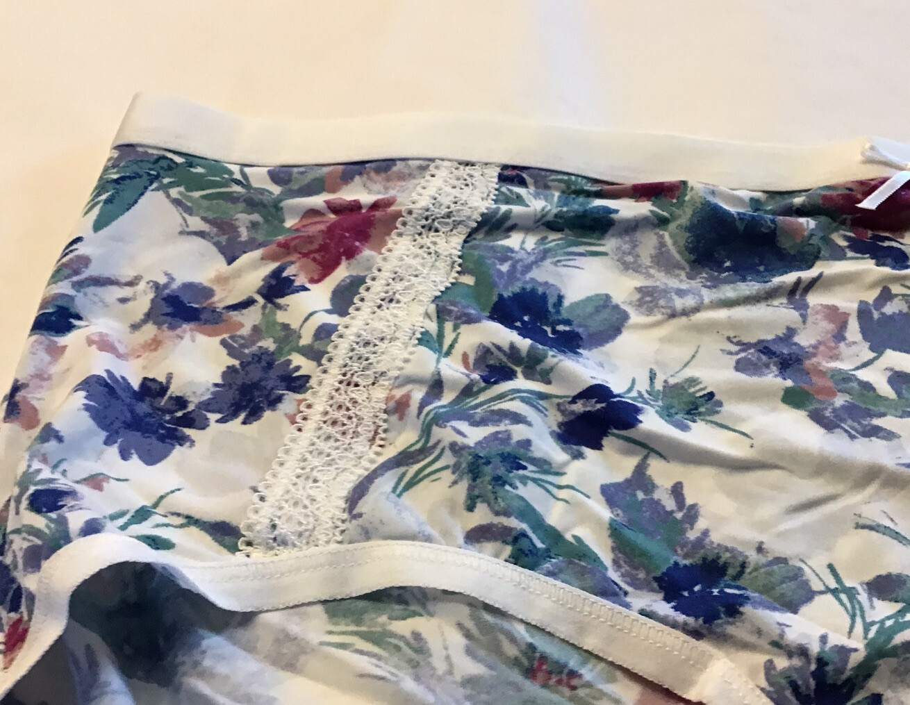 NWT CACIQUE EXTRA SOFT FULL BRIEF 18/20 WHITE AND GREEN FLORAL WITH