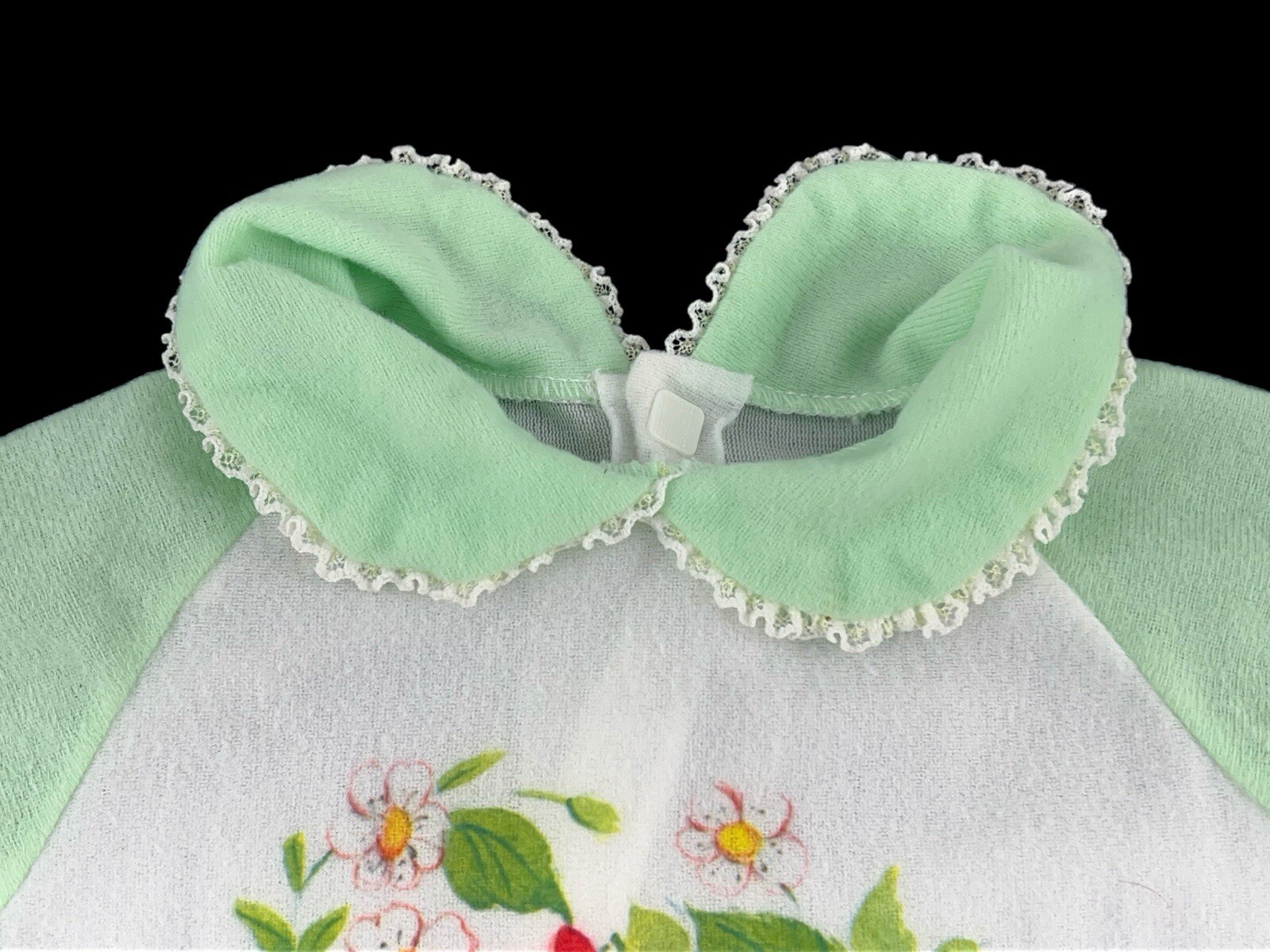 Strawberry Shortcake Vintage 1980's Lullaby Land Turn Arounds Baby Sleeper Large