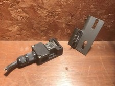 schmersal az 15zvrk-m20 Safety Interlock Switch With Key And Mount