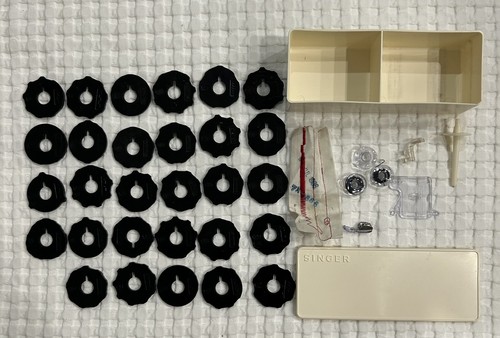 Vintage Singer Nähmaschine 29 flache Modescheiben Nocken, Spulen, Füße, Platte