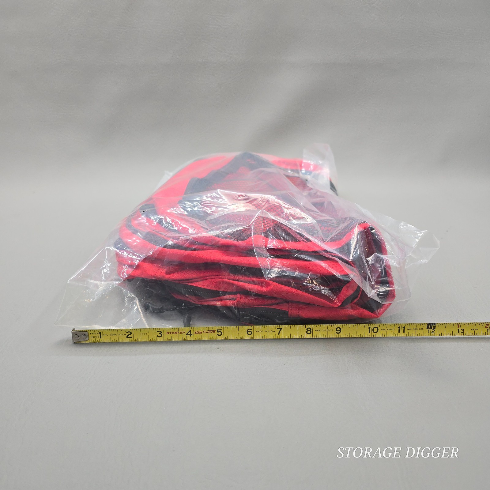 AmazonBasics Packing Cubes 4-Piece Set Red Travel Luggage Organizers Mesh Bags