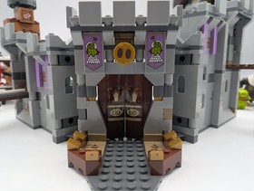 LEGO Angry Birds King Pigs Castle(75826)& Piggy Plane Attack(75822) 98% Complete