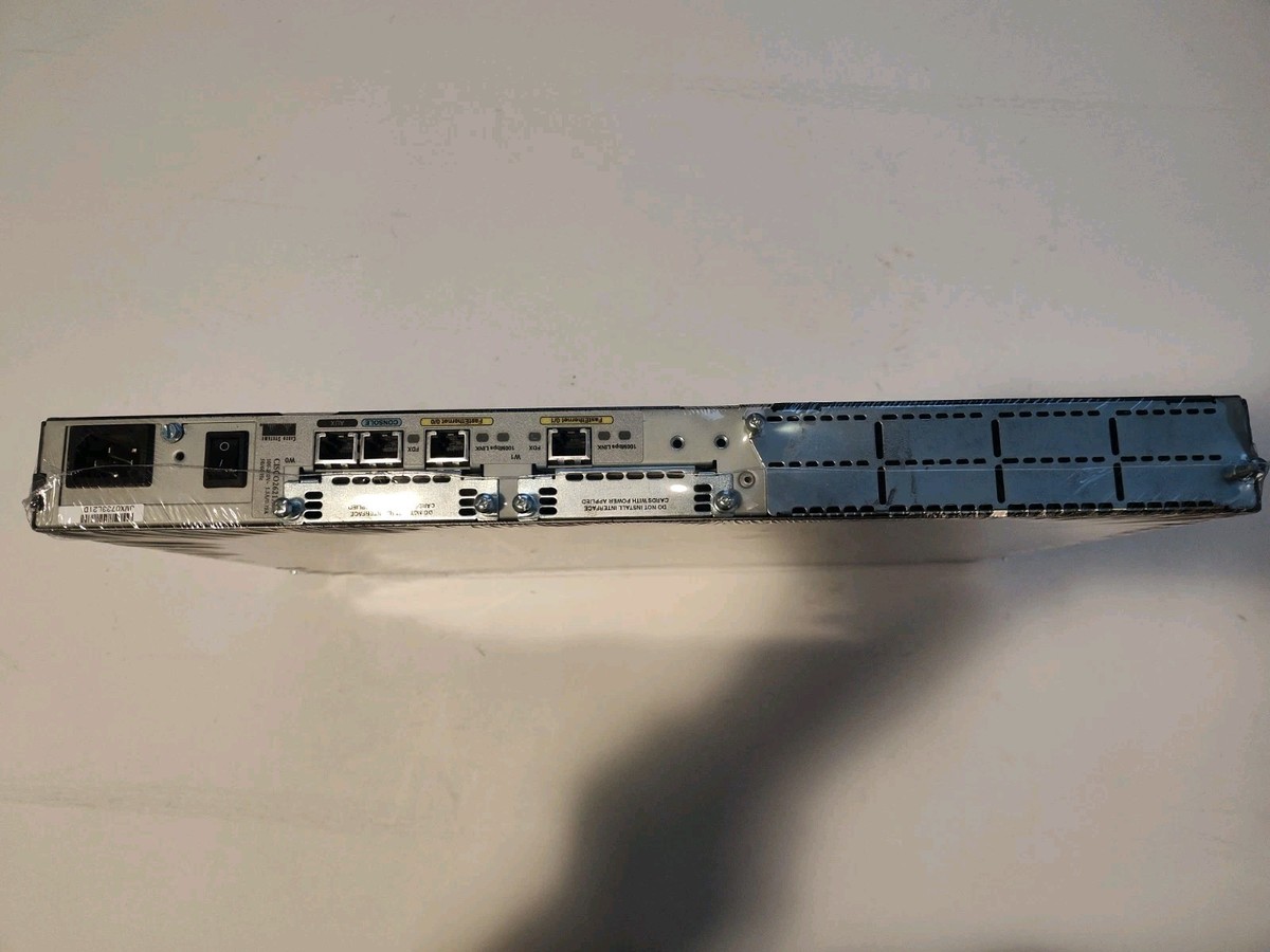 Cisco 2621XM 1-Port 10/100 Wired Router (CISCO2621XM) for