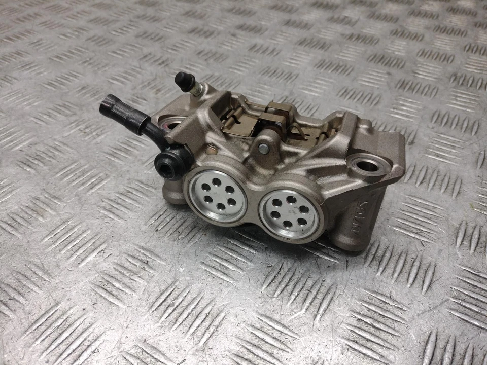 2024 YAMAHA YZF R1 F R1M 21 (YZF1000D) FRONT BRAKE CALIPER KIT - Image 2 of 4