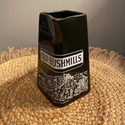 VTG Old Bushmills Giant s Causeway Whiskey Whisky Pitcher Dark Green Black
