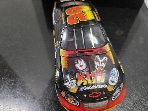 RARE 2004 KEVIN HARVICK ELITE #29 GM GOODWRENCH KISS 1/24 NASCAR DIECAST L.E. - Picture 10 of 21