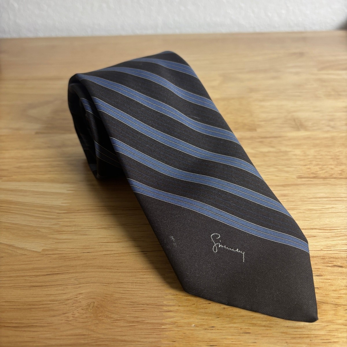 givenchy necktie