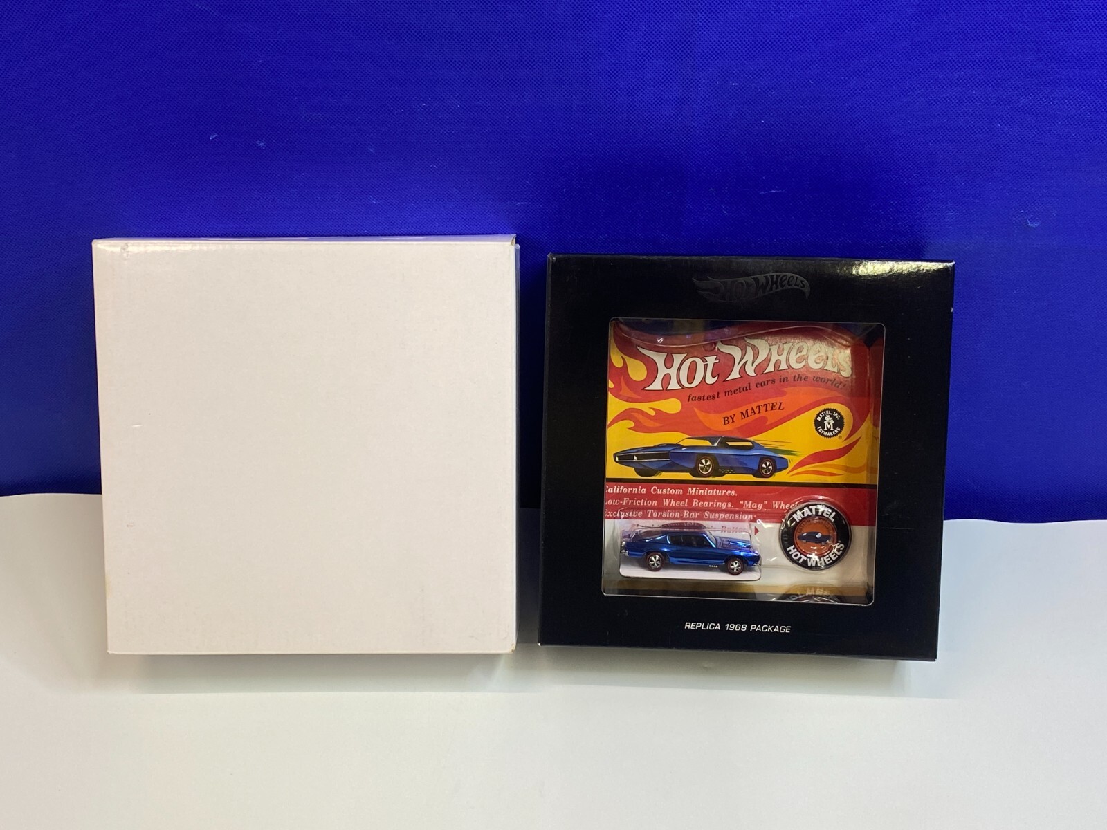 HOT WHEELS 2019 RLC BLUE CUSTOM BARRACUDA ORIGINAL 16 REPLICA #4597 VERY NICE !!