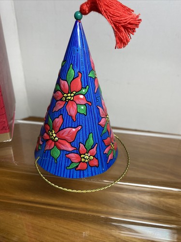 Hallmark Keepsake Ornament 2001 The Christmas Cone Pressed Tin - Picture 7 of 11