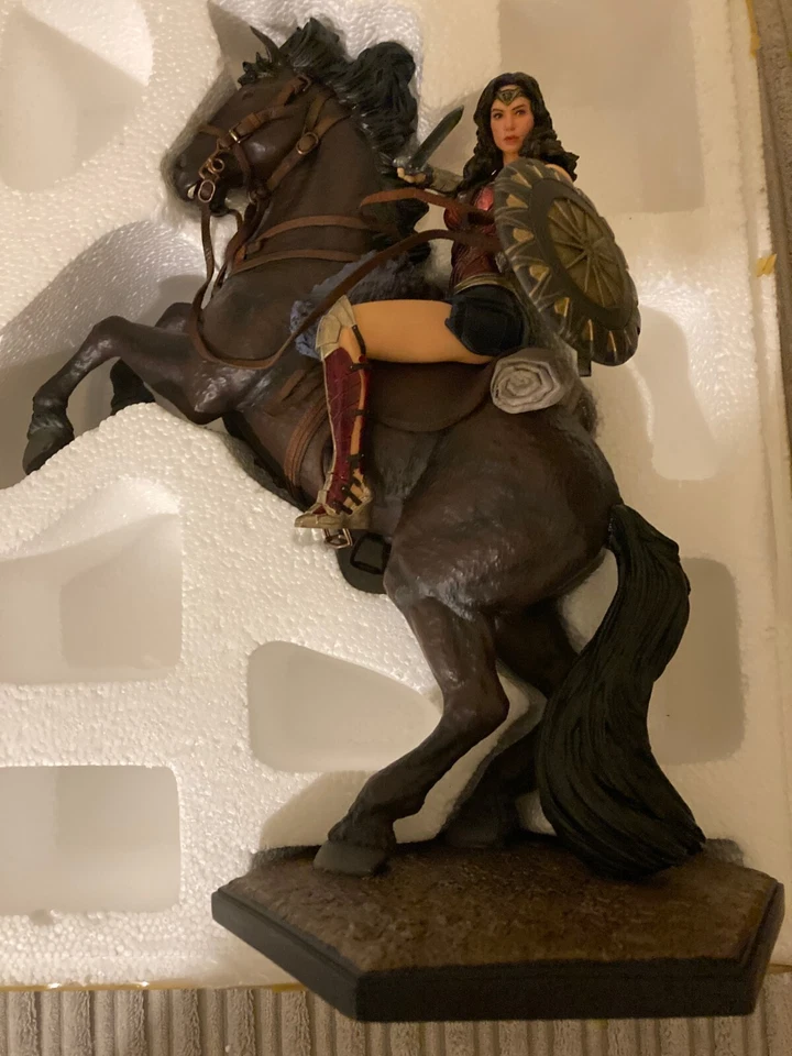 Wonder Woman Statue 'Rare' on Horseback - Image 3 of 4