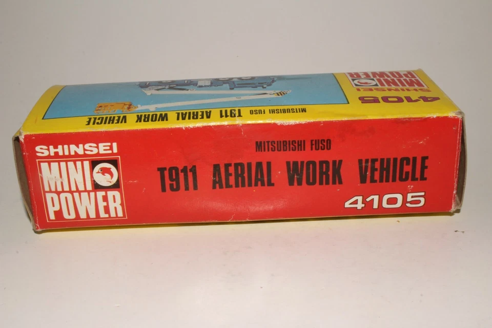 Shinsei #4105 三菱 Fuso 空中工作卡车带盒 — 第 3/4 张图片
