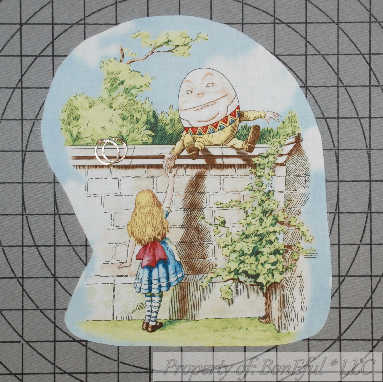 BonEful Fabric Cotton Quilt Disney Alice in Wonderland Lg Applique Humpty Dumpty