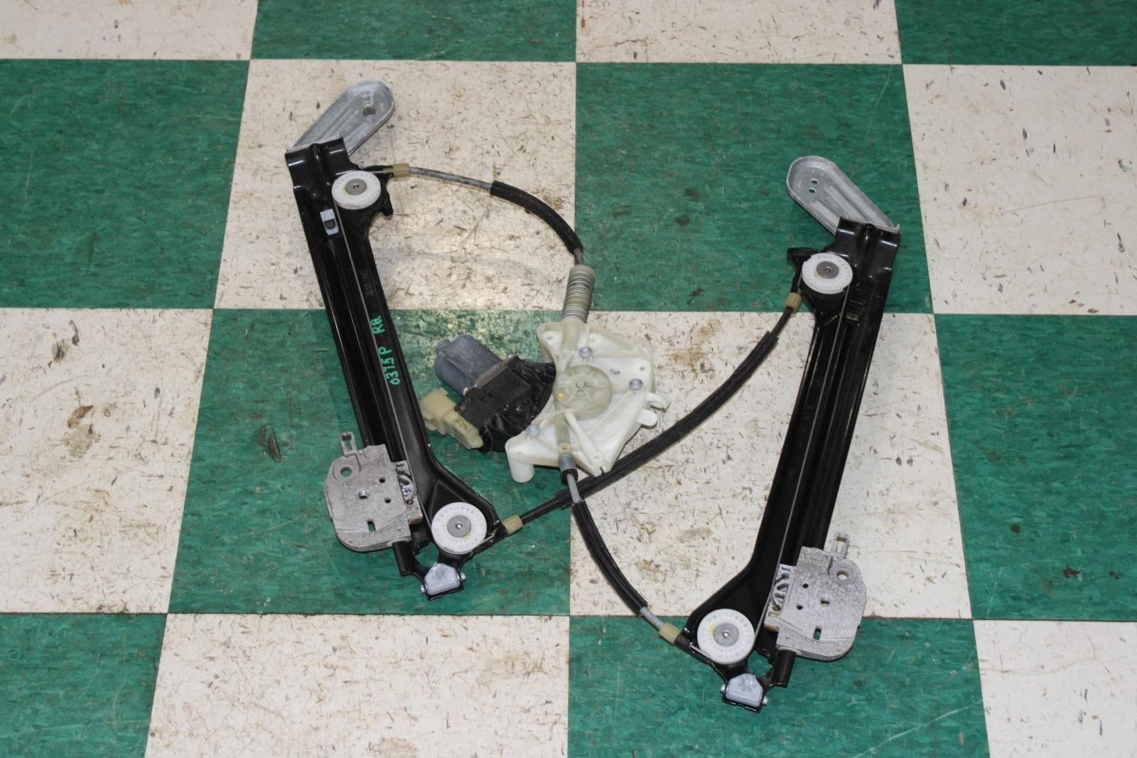 Maserati Ghibli 2014-2021 Rear Right Window regulator