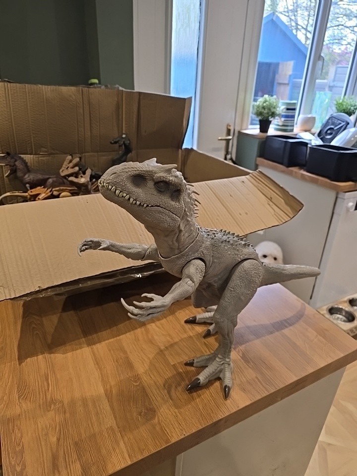 Jurassic Park Dinosaur Figure Indominus Rex Detailed 18 inch world Movie toy