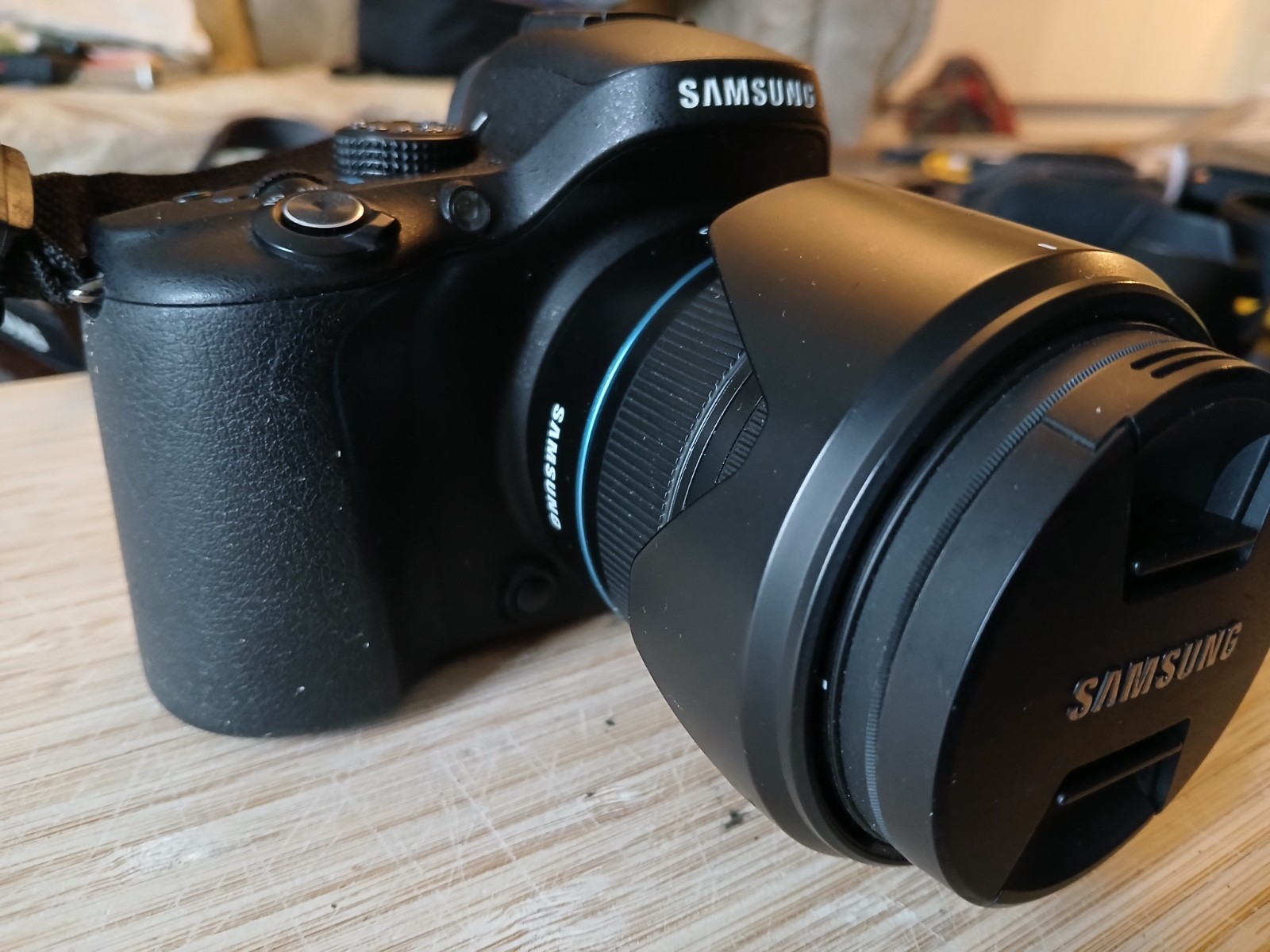 Samsung NX NX20 20.3MP Digital Camera - Black (Kit w/ 18-55mm Lens)