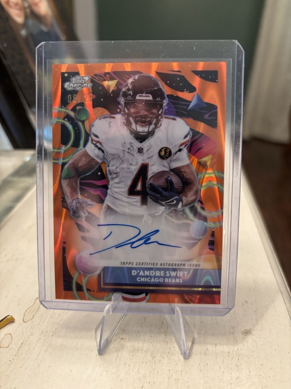 2025 Topps Chrome Cosmic D’Andre Swift AUTO #CCA-DAS Orange Galactic /25 - Bears