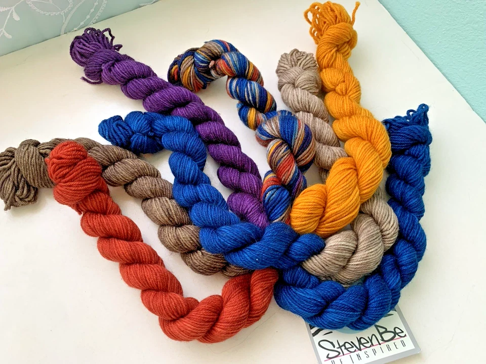 Tres niñas irlandesas - JUEGO DE 8 MINI MADEJAS CALCETINES SPRINGVALE - SW Merino - 740 yardas en total Foto 2 de 4