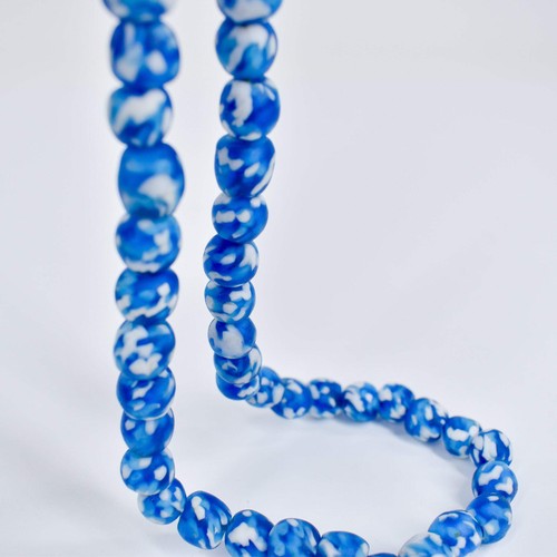 Krobo Recycling Pulver Glas Blau und Weiß Handel Perlen - Bild 8 von 9