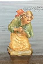 ANRI  BERNARDI NATIVITY WOOD CARVED PRAYING SHEPHERDESS that goes with 4" set