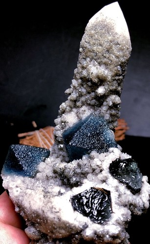 404g Castle Church cactus skeletal Elestial QUARTZ Crystal Point &Blue fluorite - Picture 4 of 10