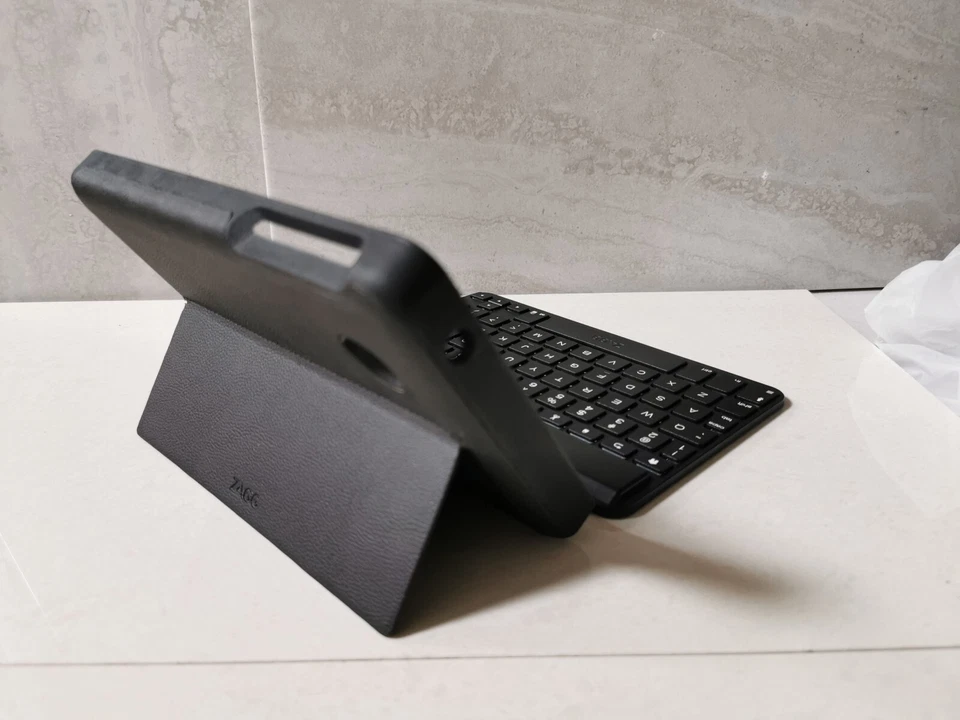 New ZAGG Keys Bluetooth Wireless Keyboard Case for samsung 7" tablets - Image 2 of 4