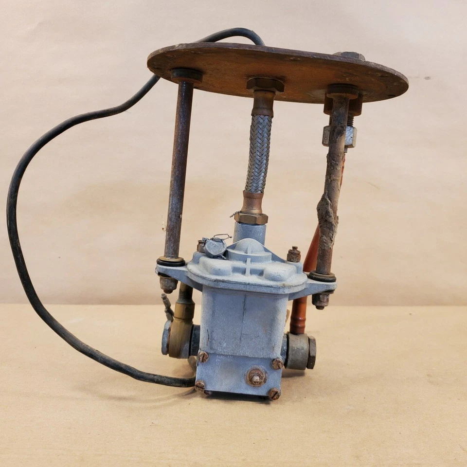 Jaguar XKE 1962 E-Type S1 3,8 L Lucas 2FP 78387E 12 V bomba de combustible sumergible OEM Foto 4 de 4