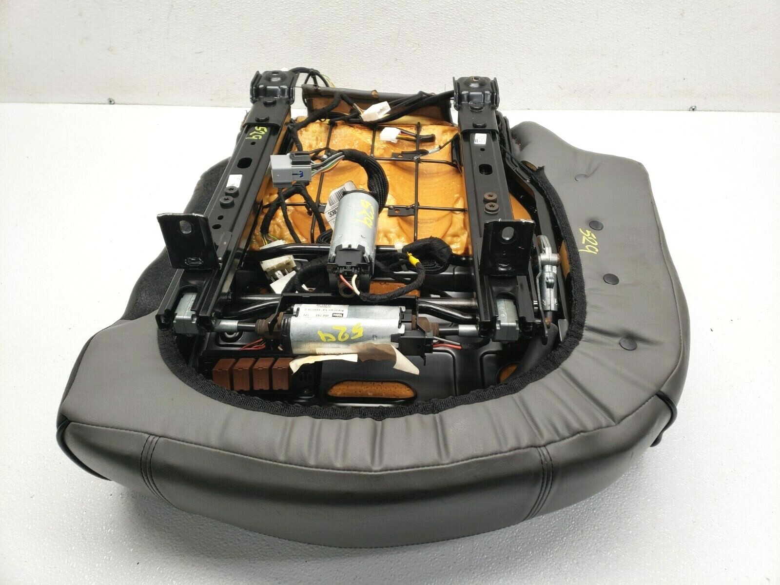 04-08 MASERATI QUATTROPORTE REAR RIGHT PASSSENGER BOTTOM SEAT CUSHION LOT529 OEM