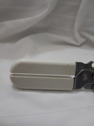 Pampered Chef Smooth Edge Manual Right or Left Hand White Can Opener - Picture 6 of 7