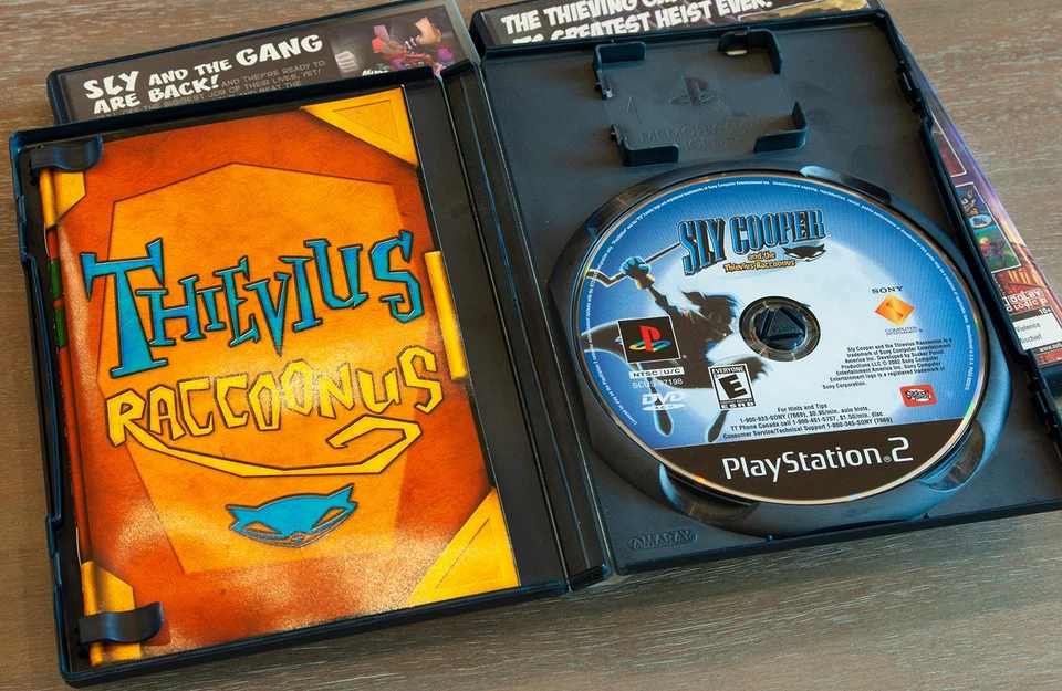 PlayStation 2 PS2 Sly Cooper 1 2 3 Trilogy CIB Complete Black Label 3D Glass NM - Image 3 of 4