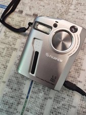 Fujifilm FinePix 1700Z Compact Digital Camera Tested from Japan