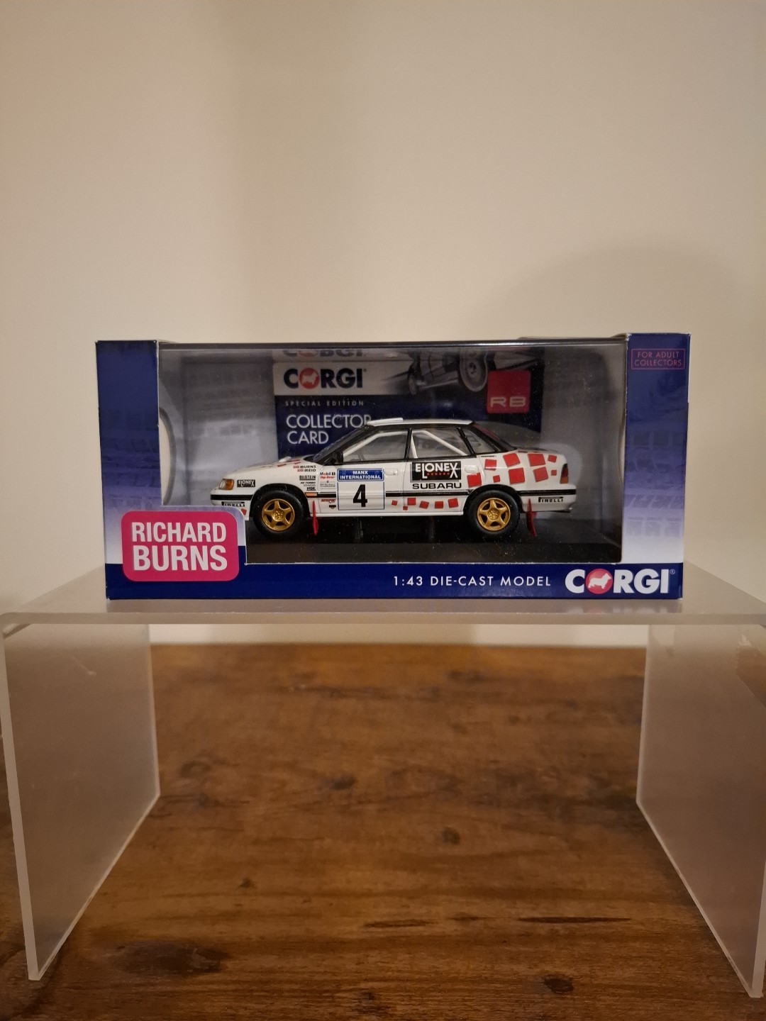 Corgi Vanguards VA11804 Subaru Legacy RS Manx Int Rally 1993 R.Burns & R.Reid
