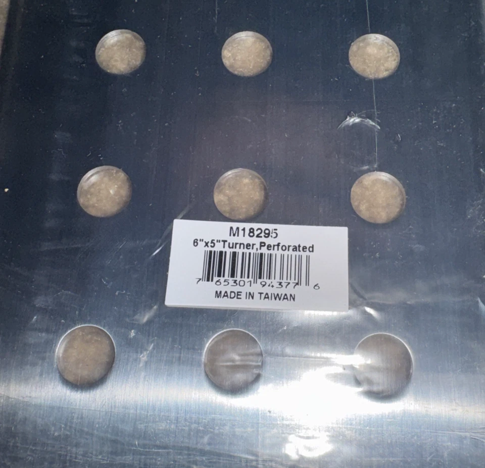 M18295 Mercer Culinary 6" x5" Perforated Spatula - Image 2 of 3