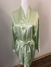 VTG Victoria s Secret Light Green Satin Robe Y2K 2005 Spring Coquette Feminine