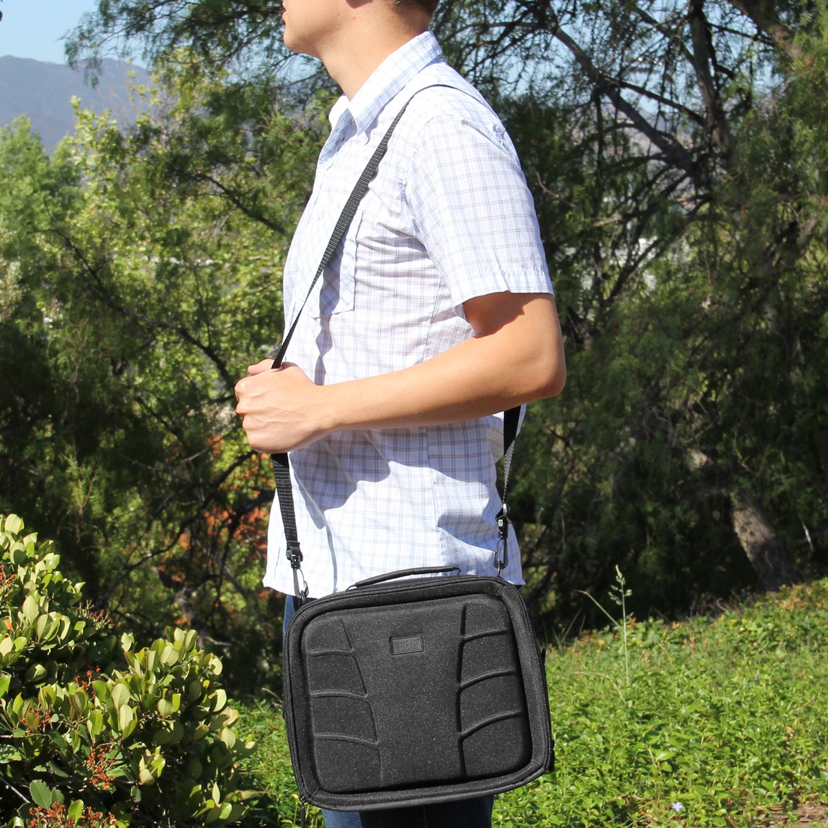USA GEAR Portable DVD Player Case, Travel Bag for Players with 7" to 10" Screens