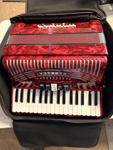 Hohner Hohnica 1305 Beginner 72 Bass Accordion Red, lots of button issues