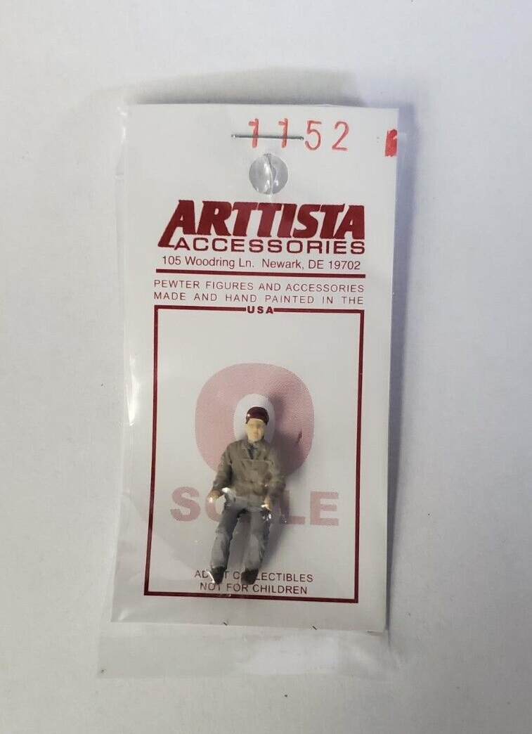 Arttista 1152 Man to Ride Bicycle O Scale Figure Model Trains