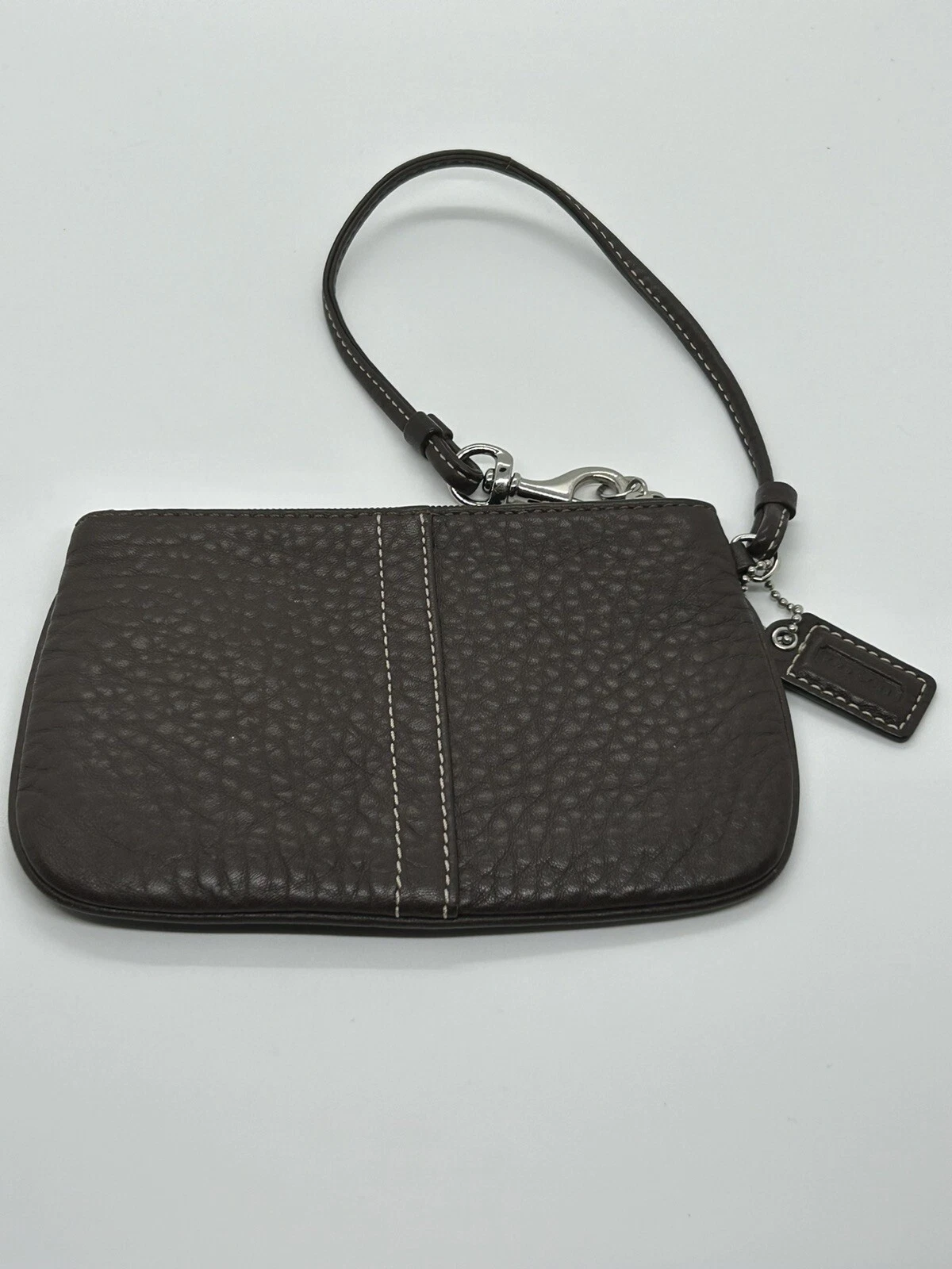 Portafoglio da polso Coach con cerniera ad angolo in pelle ciottolata nero