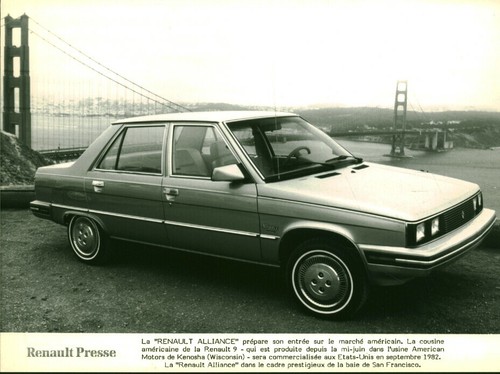 PHOTO DE PRESSE ancienne automobile voiture usine Billancourt Renault 4 et 6 EUR 25,00 - FR