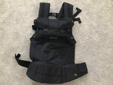 LILLE BABY SCANDINAVIAN BLACK INFANT / TODDLER CARRIER CONVERTIBLE FRONT OR BACK