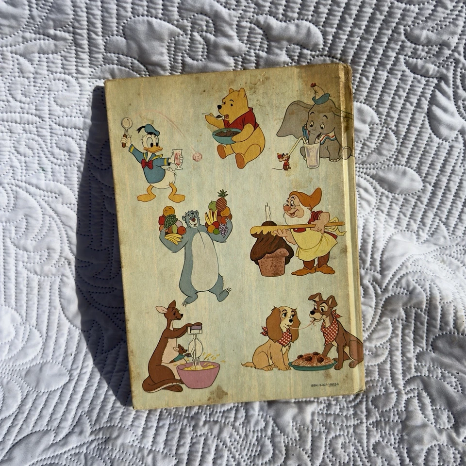 Libro de cocina Walt Disney’s Mickey Mouse 1975 vintage tapa dura recetas infantiles  Foto 2 de 2