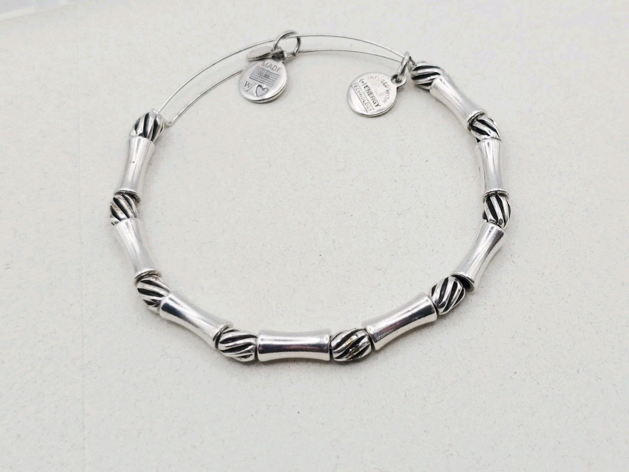 ALEX & ANI 