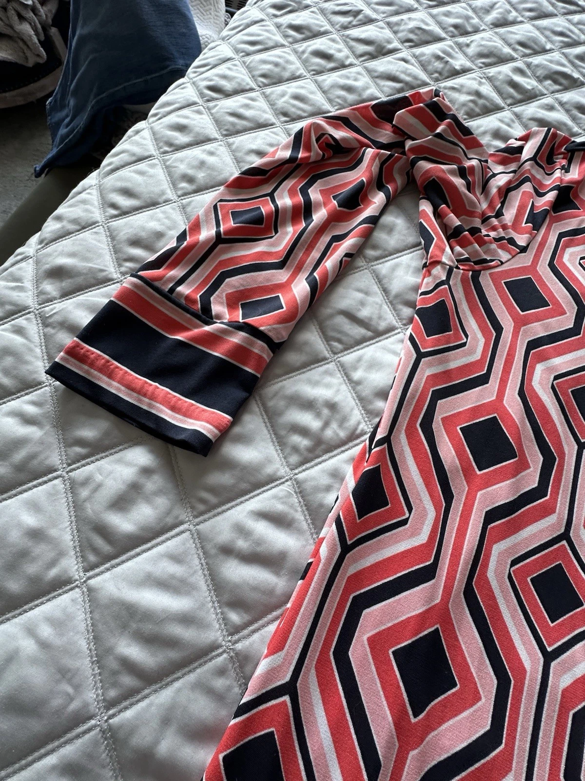 Michael Kors mini abito grafico grande corallo blu navy bianco e rosa