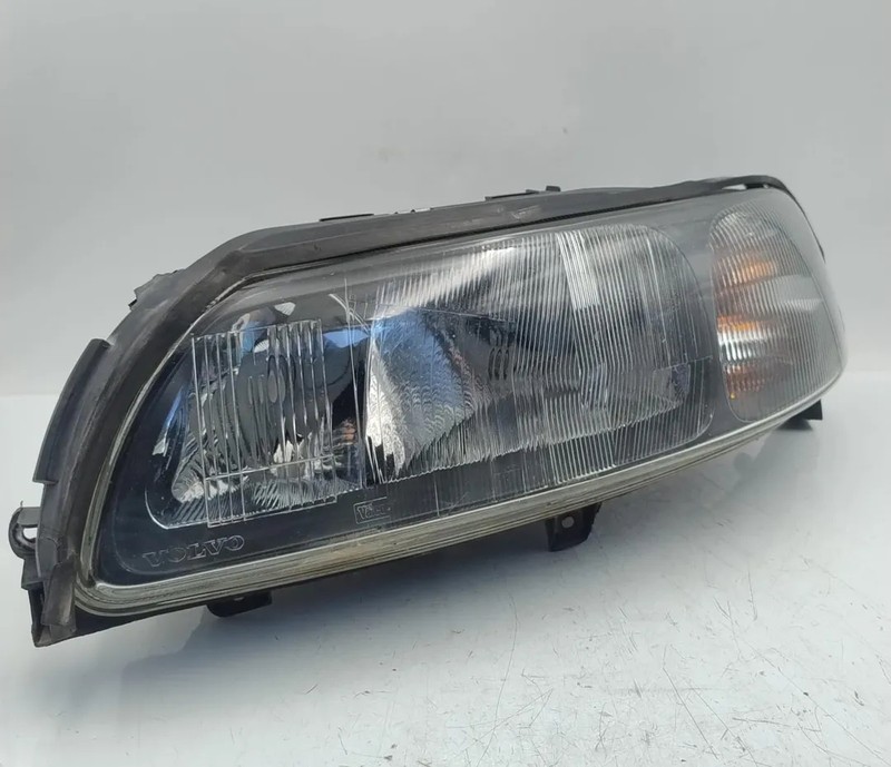 proiettore anteriore destro VOLVO V70 XC70 01 00 10 07