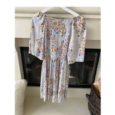 Angie Women s M Blue Floral V-Neck Smocked Puff Sleeve Knee Dress Rayon