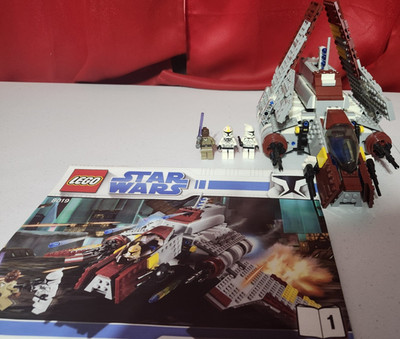 Lego Star Wars Republic Attack Shuttle set 8019 636 pcs plus minifigs