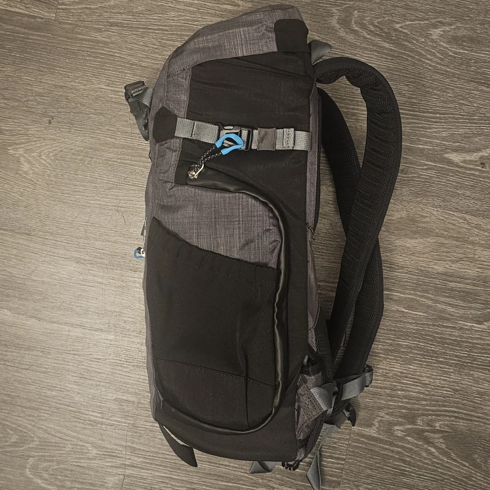 Bolsa para cámara Thule Perspektiv TPDP 101 con almohadillas protectoras. Foto 3 de 4