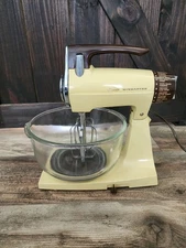 Vintage Sunbeam Mixmaster  12 Speed Stand Mixer  Bowl & Beaters